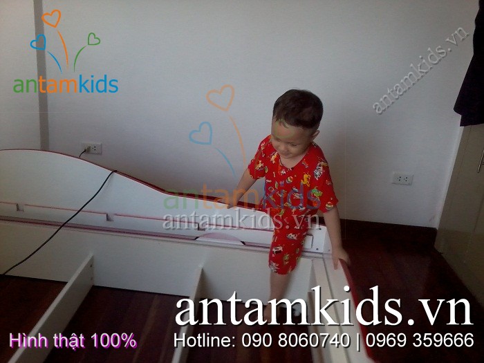 Giường ô tô 2 tầng cho bé trai sanh dieu tuyet dep - Giuong xe hoi 2 tang AnTamKids.vn