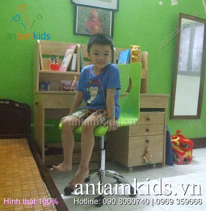 Ban hoc Nhat ban cua be Tri Hung - Con trai me Phuong Lien_HaNoi - AnTamKids.vn