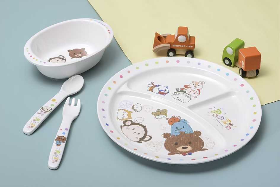 Bộ đồ ăn nhựa cho bé