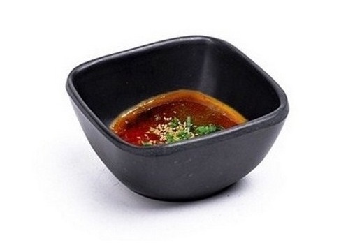 Chén chấm nhựa đen