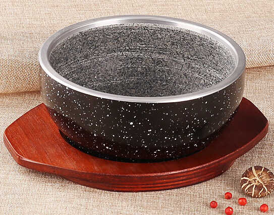 Thố đá nóng bọc kim loại