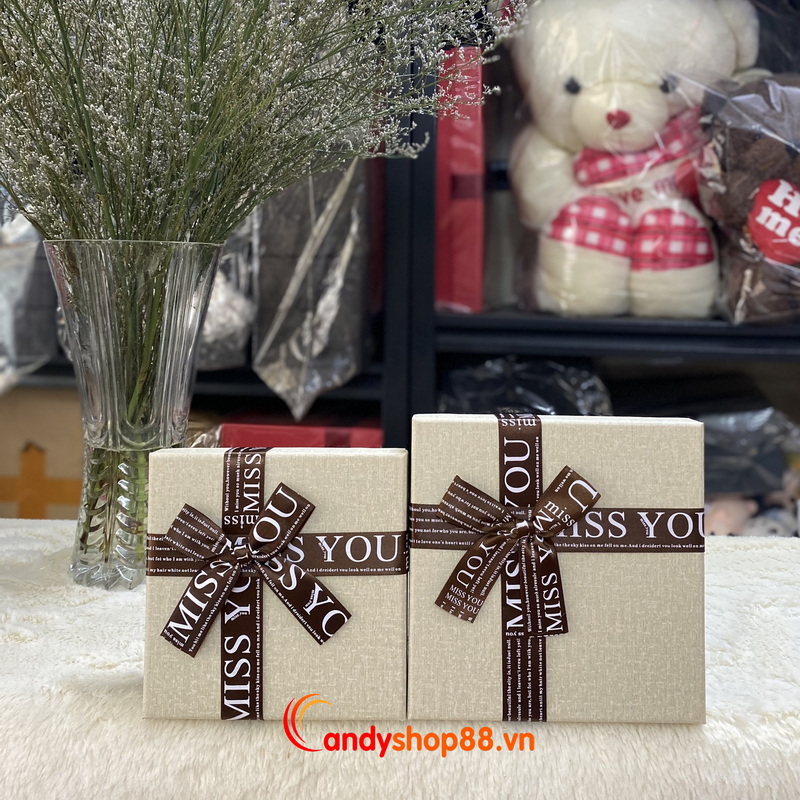 Hộp quà màu nâu