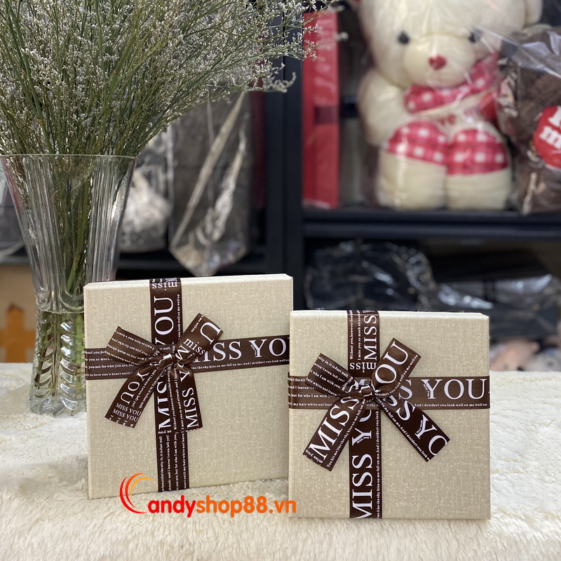 Hộp quà màu nâu