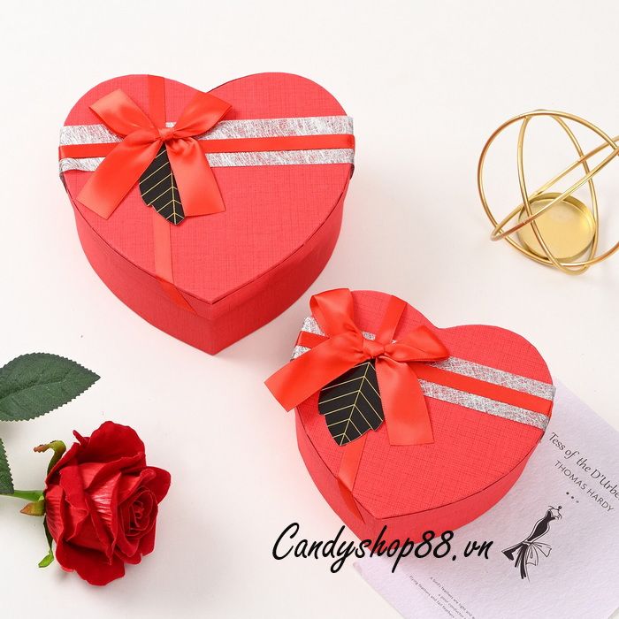 hộp đựng quà tặng trái tim