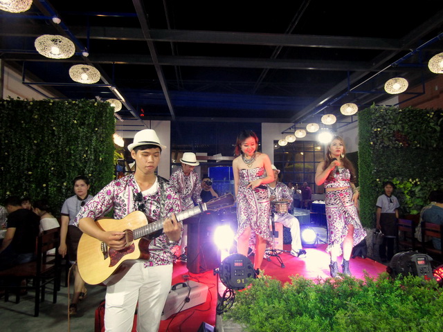 ban nhạc flamenco sài gòn