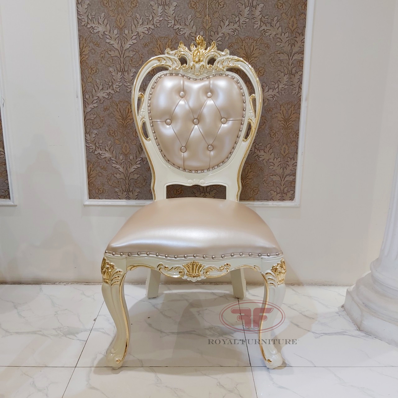 Ghế ăn gỗ tự nhiên tân cổ điển dát vàng 933B