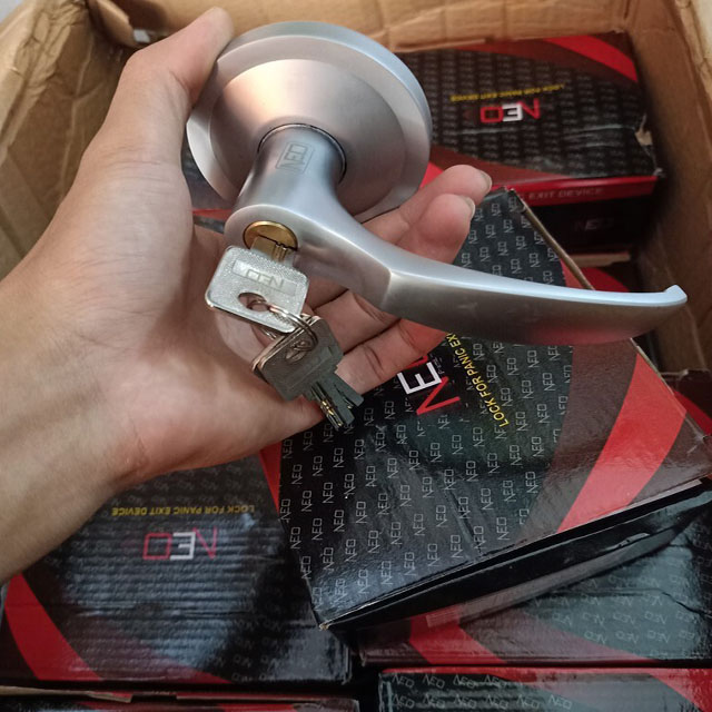 Tay nắm cửa thoát hiểm NEWNEO H10