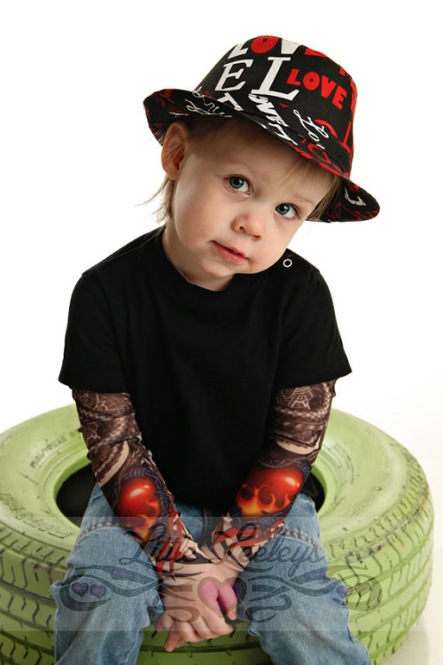 Găng Tay Hình Xăm Baby