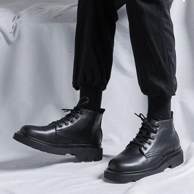 Giày Boot Nam Cổ Lửng Da Đen Cao Cấp – Phong Cách Hiện Đại, Nam Tính & Thời Thượng GN496