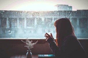 Đặt niềm tin vào đàn ông giống như đang đặt bản thân bên bờ vực