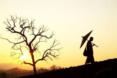 Còn đau đớn là còn khó buông tay