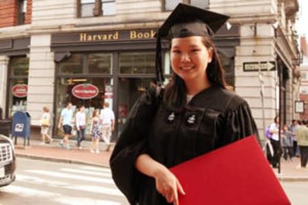 Bài luận về chiếc áo ngực được tuyển vào ĐH Harvard của nữ sinh gốc Việt