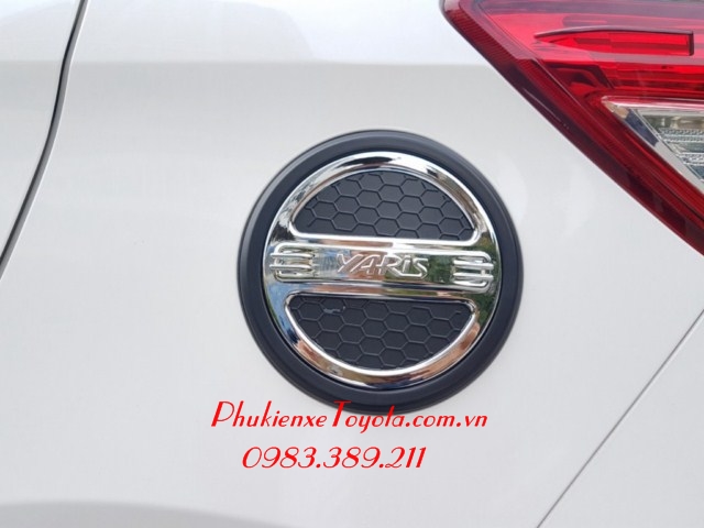Ốp nắp bình xăng xe Yaris