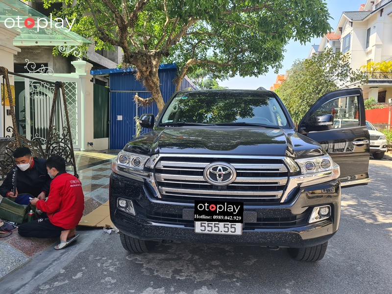 Lắp phụ kiện Land Cruiser tại nhà cho khách VIP