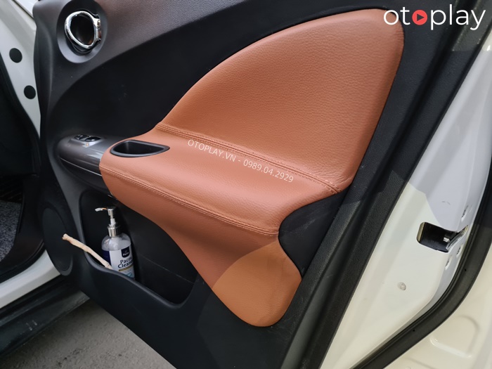 Bọc da tapi cửa xe Nissan Juke