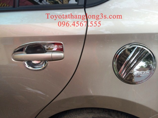 Ốp nắp bình xăng xe vios