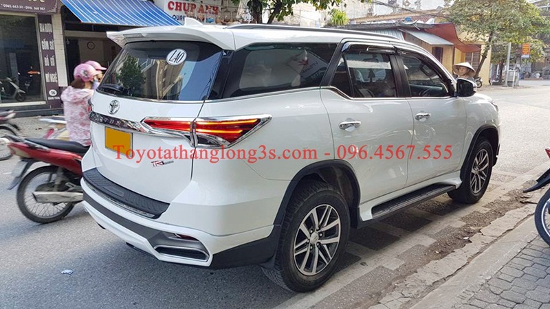 xe Fortuner nhập khẩu độ quây như lexus