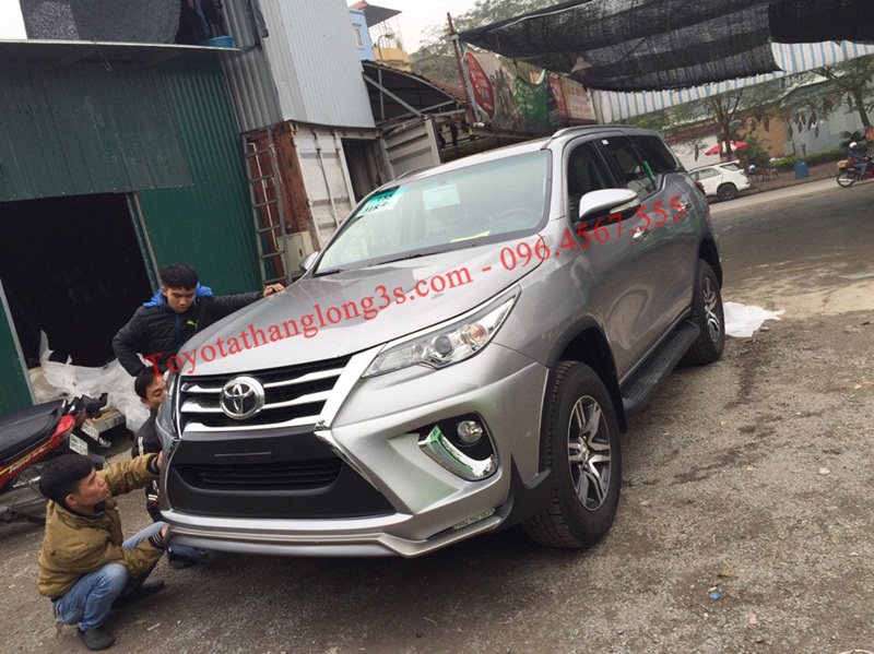 Lắp body kít cho xe Fortuner máy xăng 1 cầu