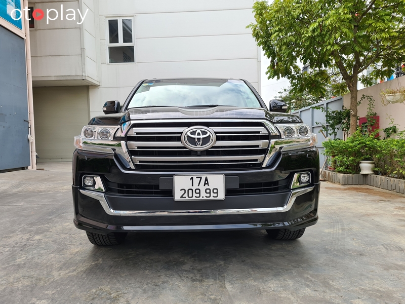 Xe Land Cruiser biển VIP độ bodykit Trung Đông do OTOPLAY đến tận nơi thực hiện