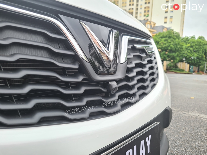 Hình ảnh camera 360 lắp ở mặt trước xe Vinfast Fadil rất nhỏ gọn, tinh tế