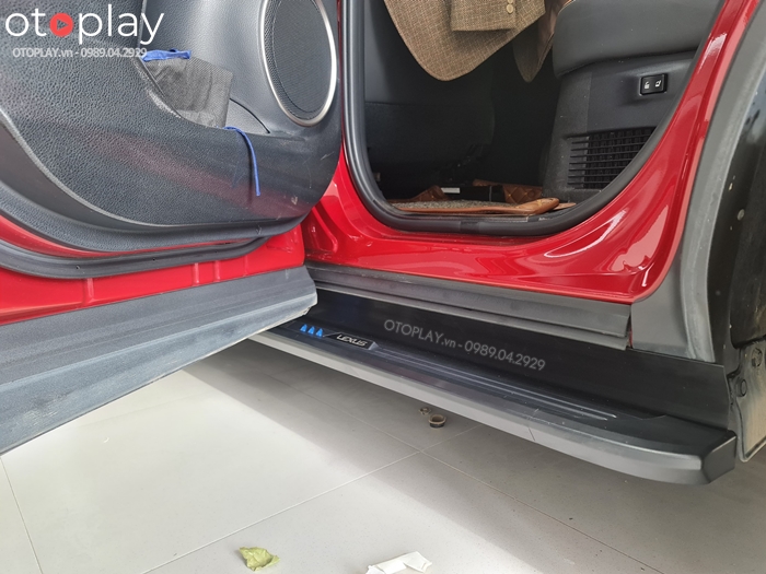 Bậc Bước Chân Lexus NX300: làm giảm độ bong tróc những lớp sơn ở phần cửa ra vào của xe ô tô hiệu quả