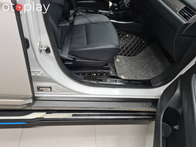 Bậc bước chân chất liệu nhựa đúc cao cấp