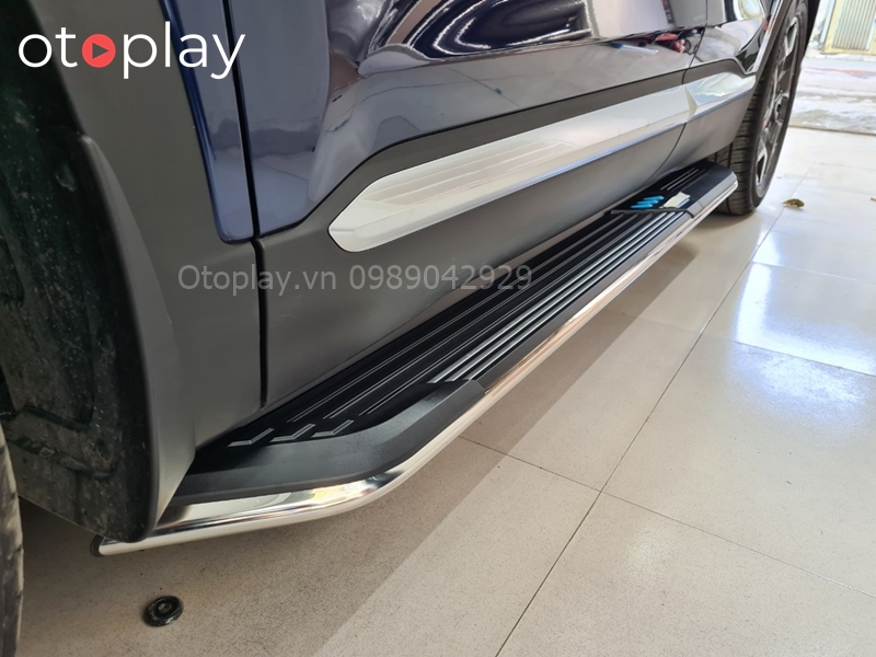 Bậc bước chân bên phải Hyundai Santafe 2021-2022
