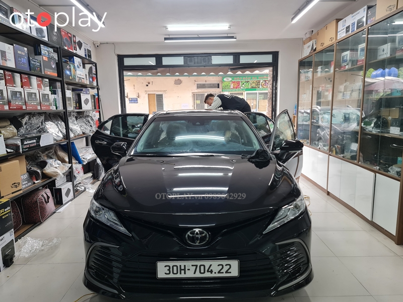 Công đoạn hoàn thành dán phim