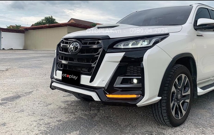 Chất liệu nhựa cao cấp chế tạo bodykit  Fortuner Legender rất chắc chắn, nhìn rất khỏe