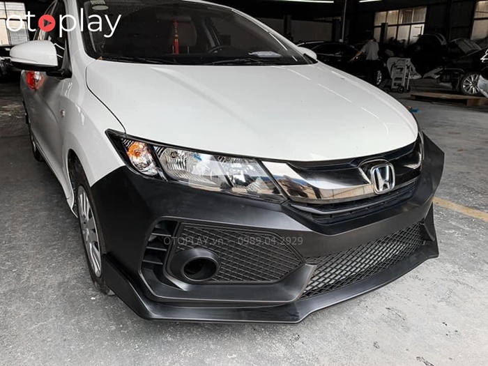 Góc nghiêng bên phải độ ba đờ sốc trước độ Bodykit Honda City Type R