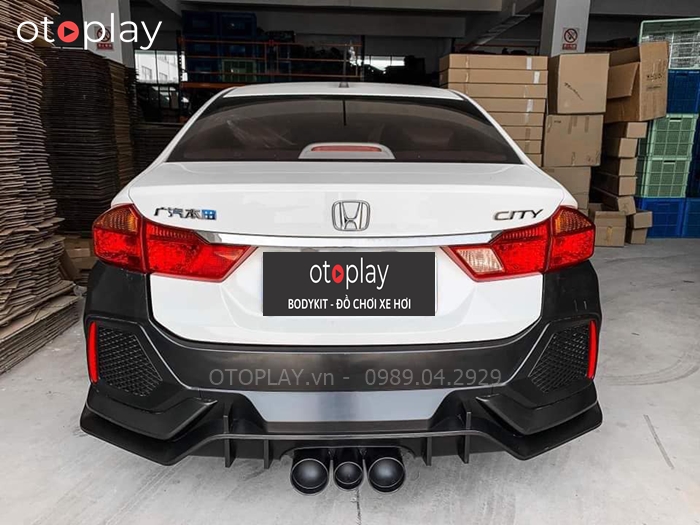 Ba đờ sốc đuôi xe độ Bodykit Honda City Type R ăn khớp theo xe ôm sát từng góc cạnh.