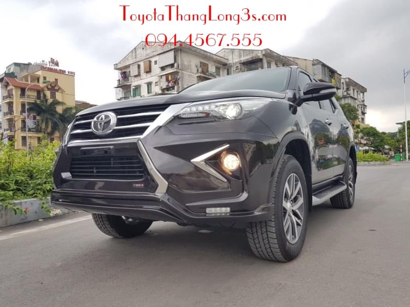 Cản trước có đèn led gầm sáng trắng