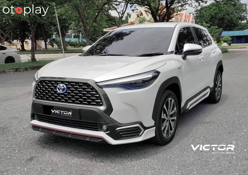 Bodykit cho xe Toyota Cross mẫu Victor Thái Lan