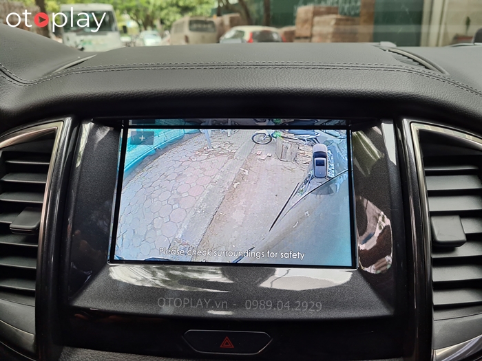 Camera toàn cảnh 360 Xe Ford Ranger Wildtrak cặp lề trái thực tế
