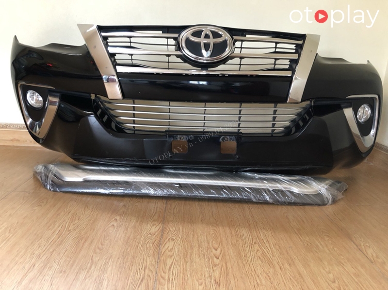 Cản zin tháo xe Fortuner 2018 màu đen