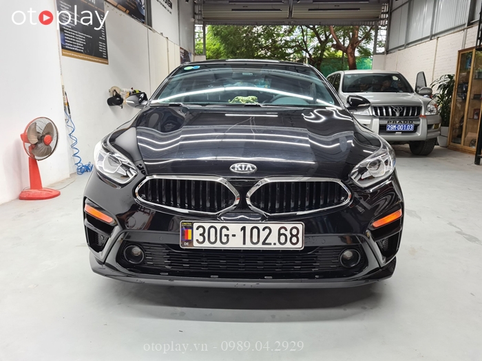 Thêm 1 xe KIA Cerato 2.0 độ ca lăng BMW tại OTOPLAY