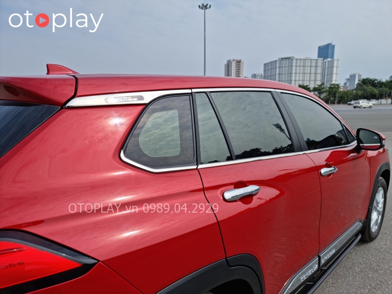 Nẹp viền cong kính Toyota Corolla Cross