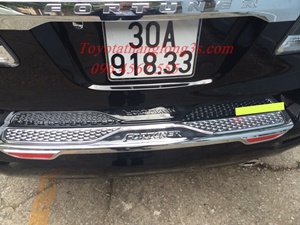 Chống trầy cốp fortuner
