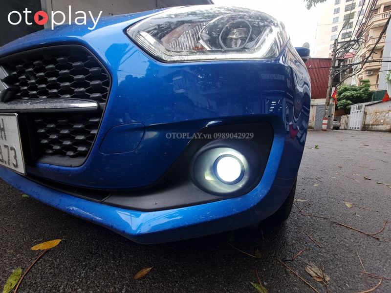 Đèn bi gầm Suzuki Swift sánh ngang bóng đèn trên ô tô hạng sang