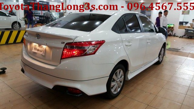 Đuôi xe sau khi gắn ốp cản sau