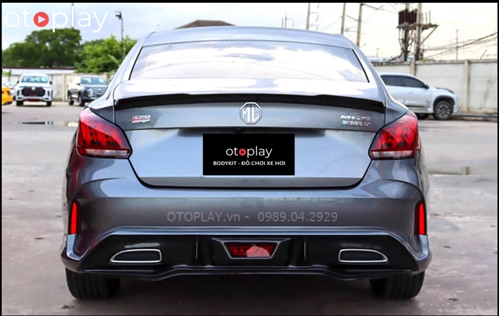 Ốp cản sau với kiểu dạng pô đôi thể thao sang trọng, khác biệt