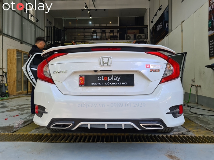 Civic độ lip bô đôi rất đẹp