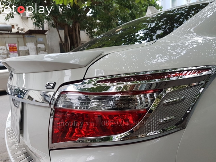 Đuôi gió Vios được dán bằng keo chuyên dụng, siêu dính