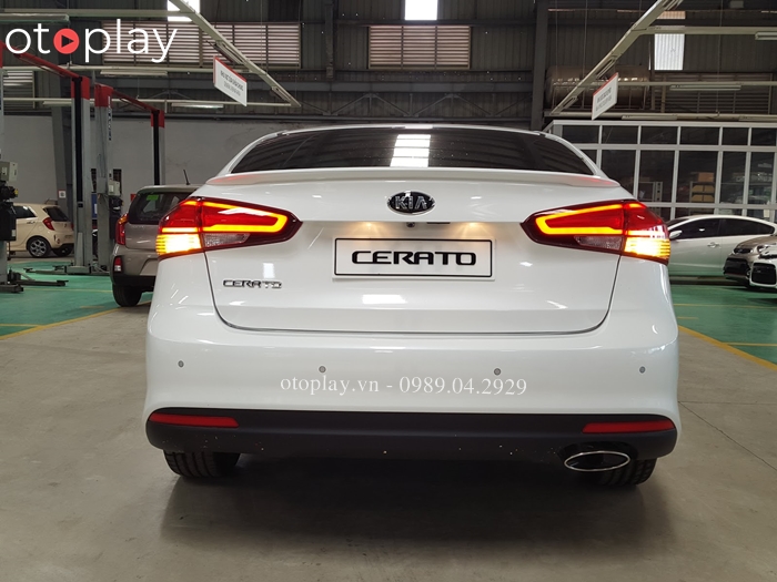 Cerato trong hãng KIA lắp đuôi gió