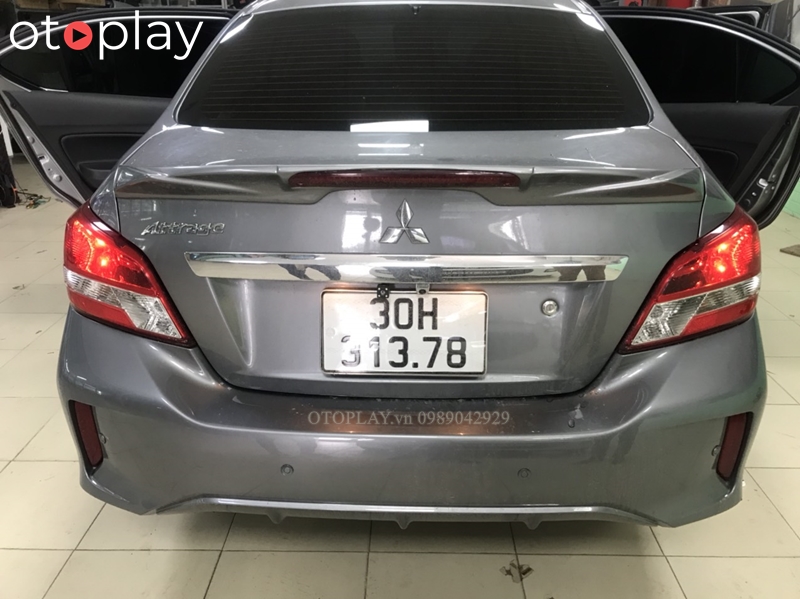 Xe Mitsubishi Attrage lắp đuôi gió tại OTOPLAY