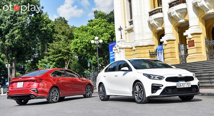 Xe KIA Cerato tại Tràng Tiền, Hà Nội