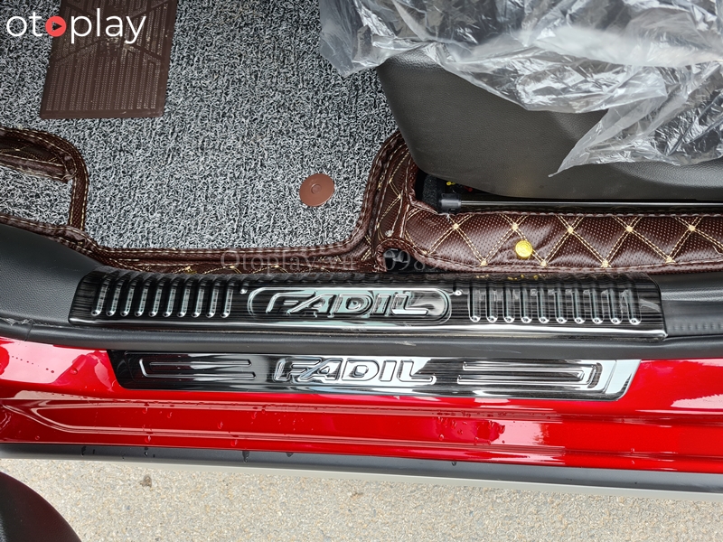 Nẹp bước chân trong và ngoài bằng có chữ Fadil titan.