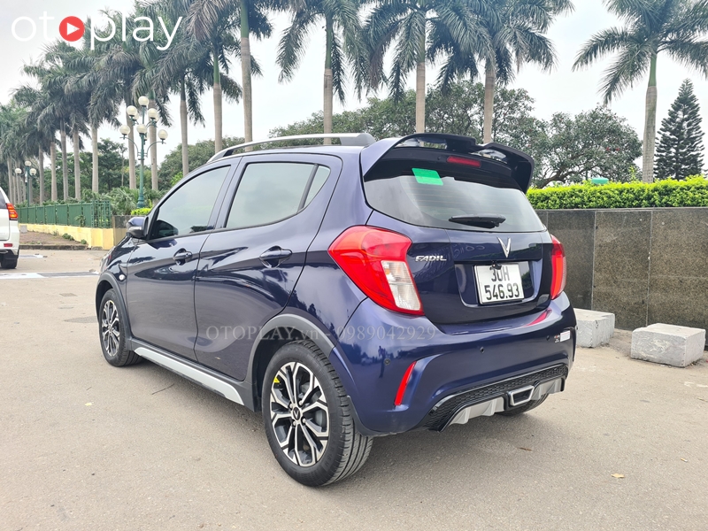 Gập gương tự động khi bấm khóa cửa Vinfast Fadil