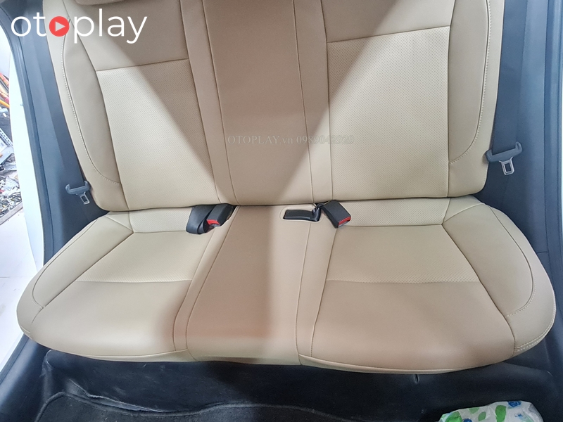 Các chi tiết nhỏ được may khớp theo xe