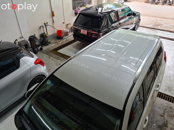 Giá nóc thấp Toyota Land Cruiser Prado được lắp nằm áp sát trần xe rất bền chắc chắn